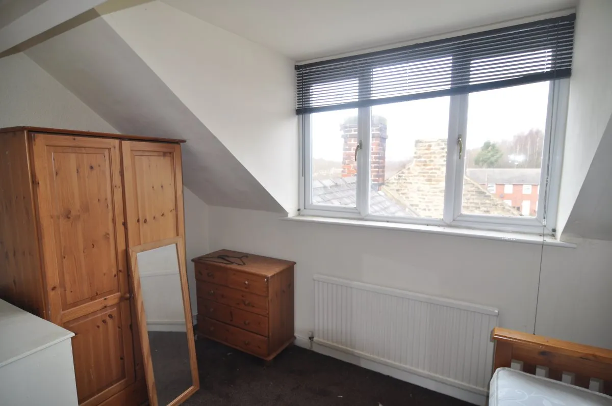 Doncaster Road, Ardsley, photo 11