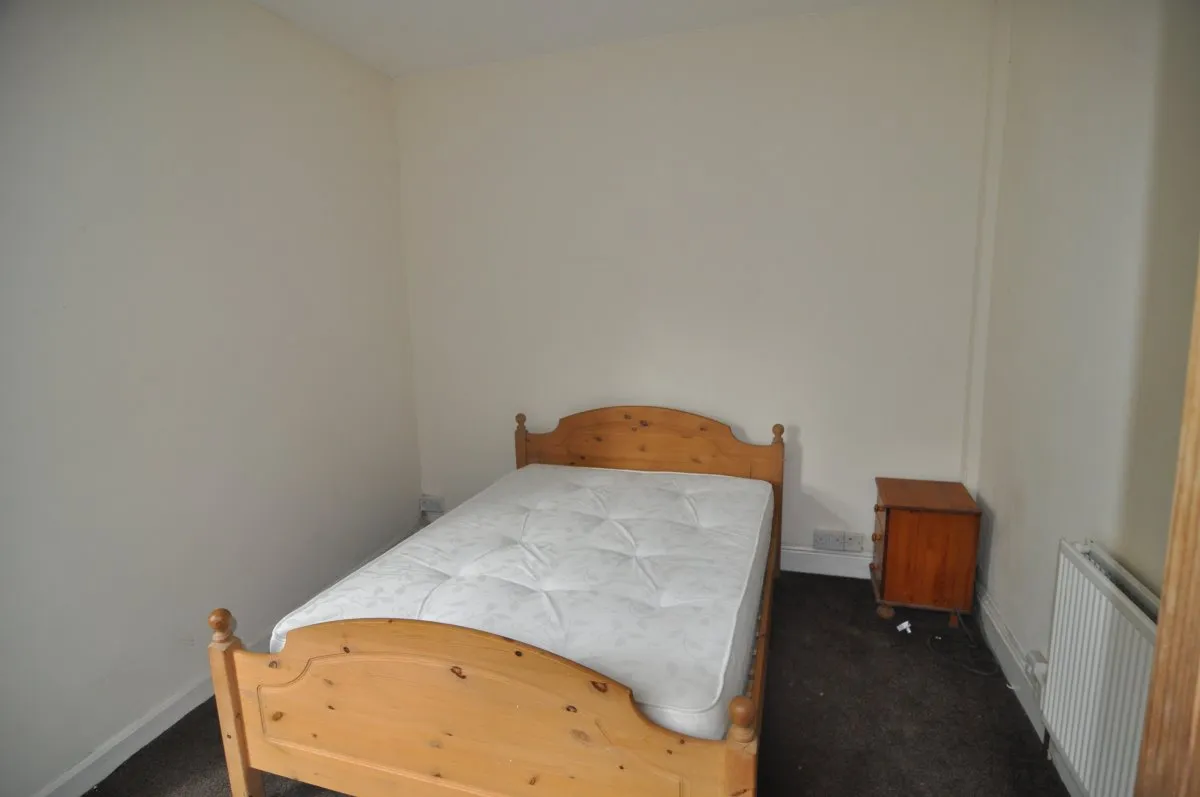 Doncaster Road, Ardsley, photo 2