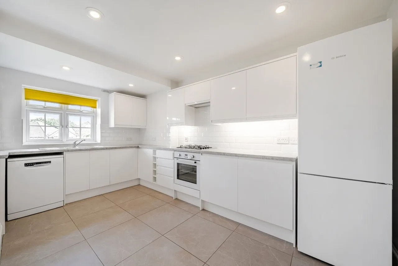 Albert Drive, London, SW19, photo 3