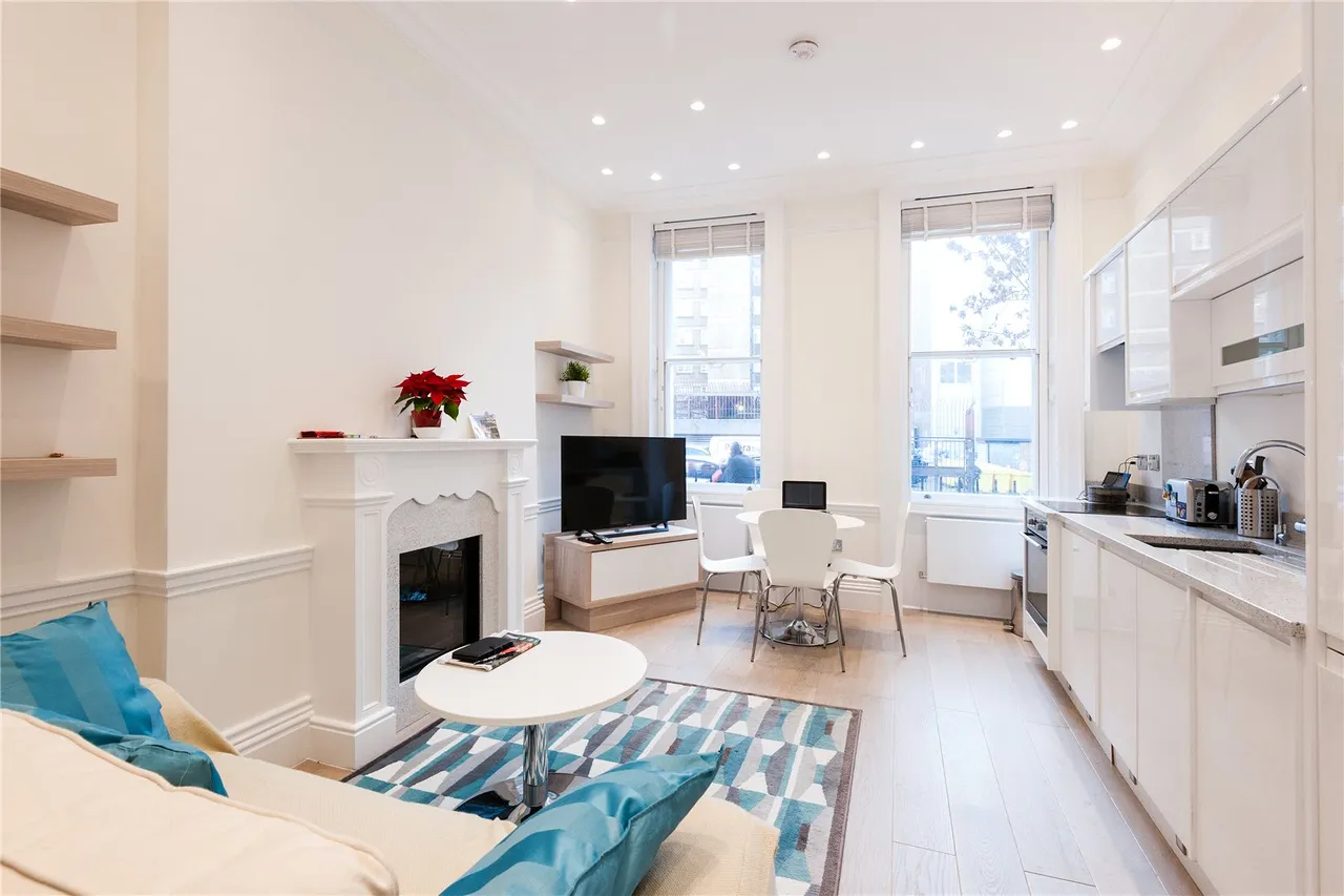 1 bed flat to rent, Guilford Street, London, WC1N