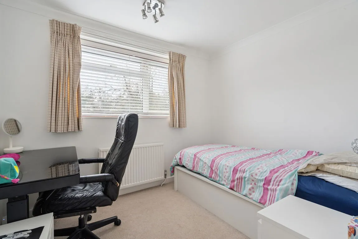 Pinner, HA5, photo 11