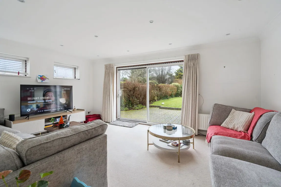 Pinner, HA5, photo 4