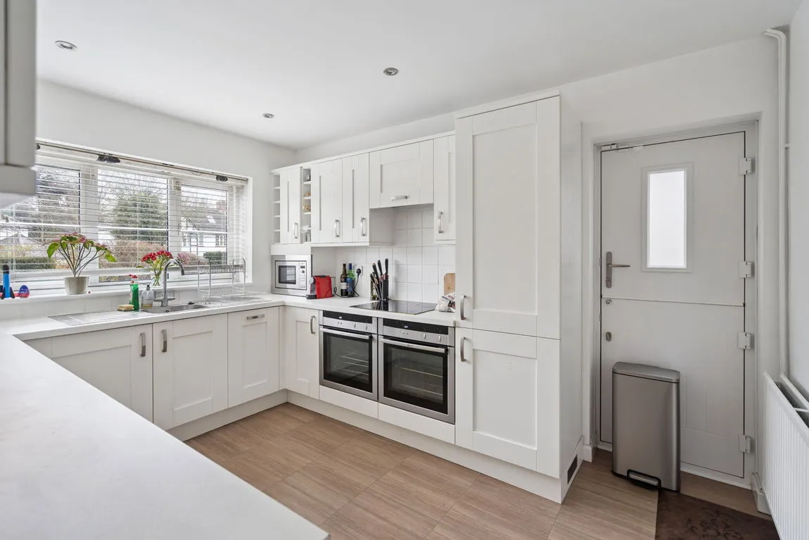 Pinner, HA5, photo 17