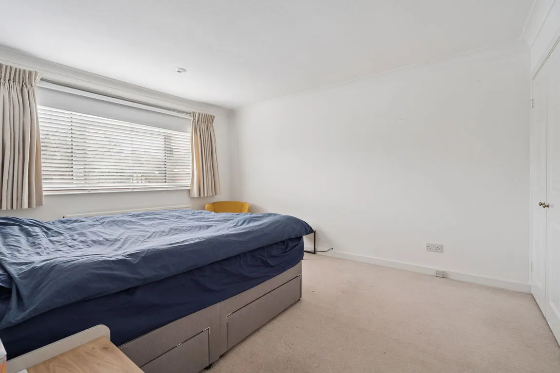 Pinner, HA5, photo 15