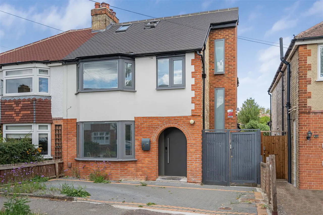 4 bed property for sale, Perne Avenue, Cambridge, CB1