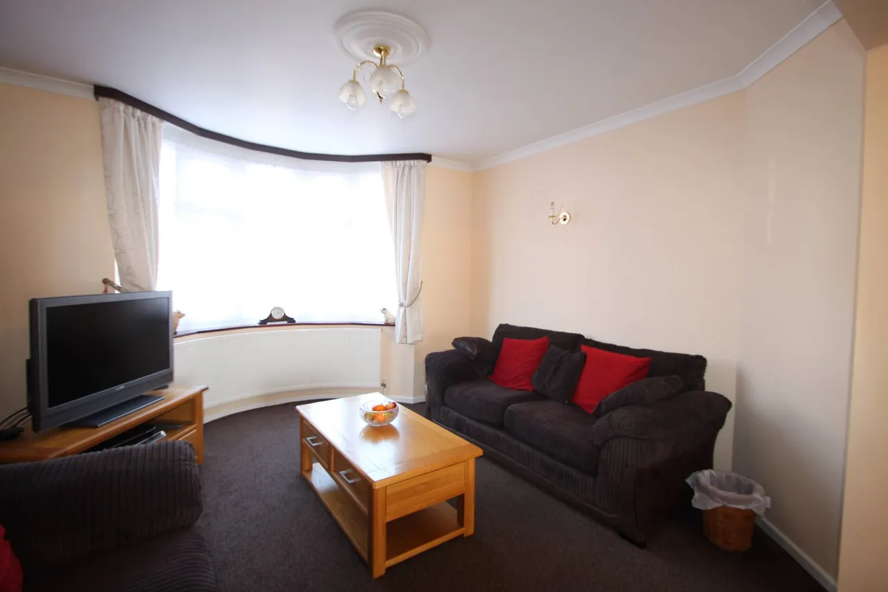 Madison Crescent, Bexleyheath, Kent, DA7, photo 4