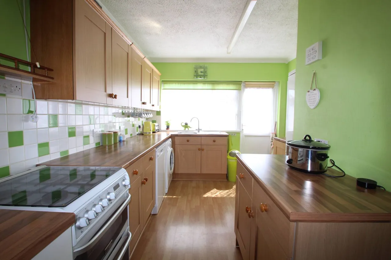 Madison Crescent, Bexleyheath, Kent, DA7, photo 6