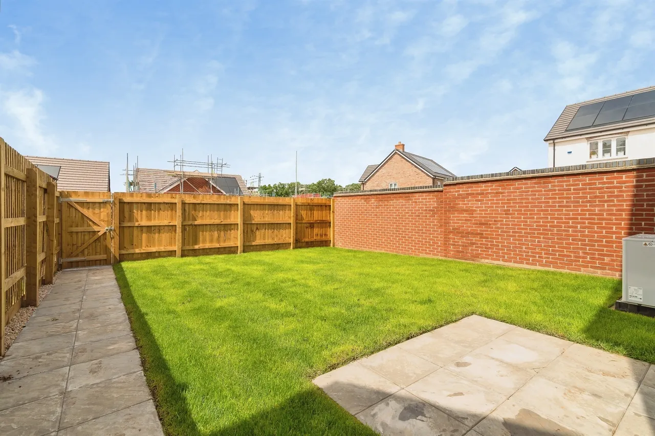 Coventry Lane, Bramcote, NG9, photo 19