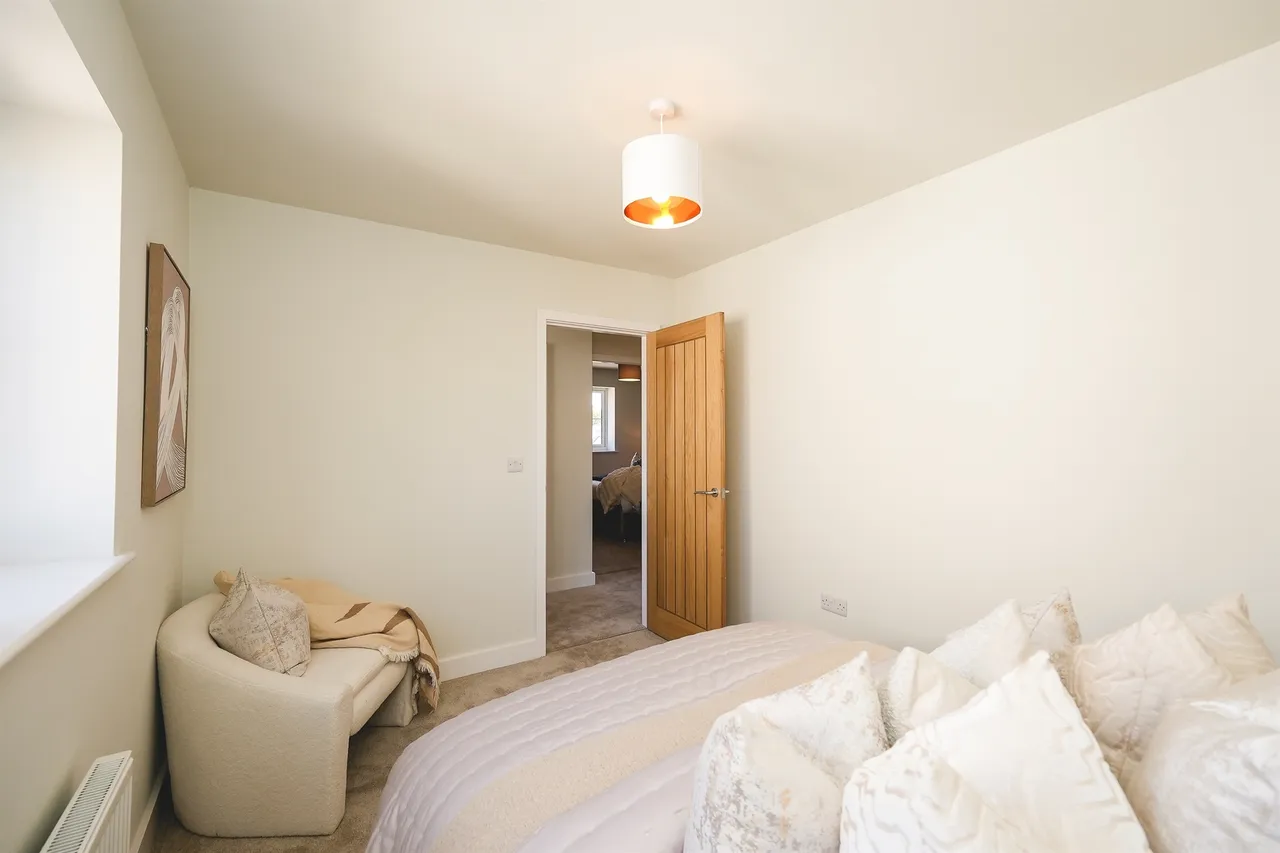 Coventry Lane, Bramcote, NG9, photo 14