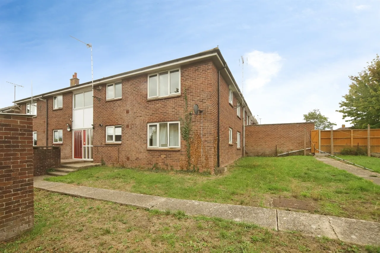 2 bed flat for sale — Russett Road, Taunton