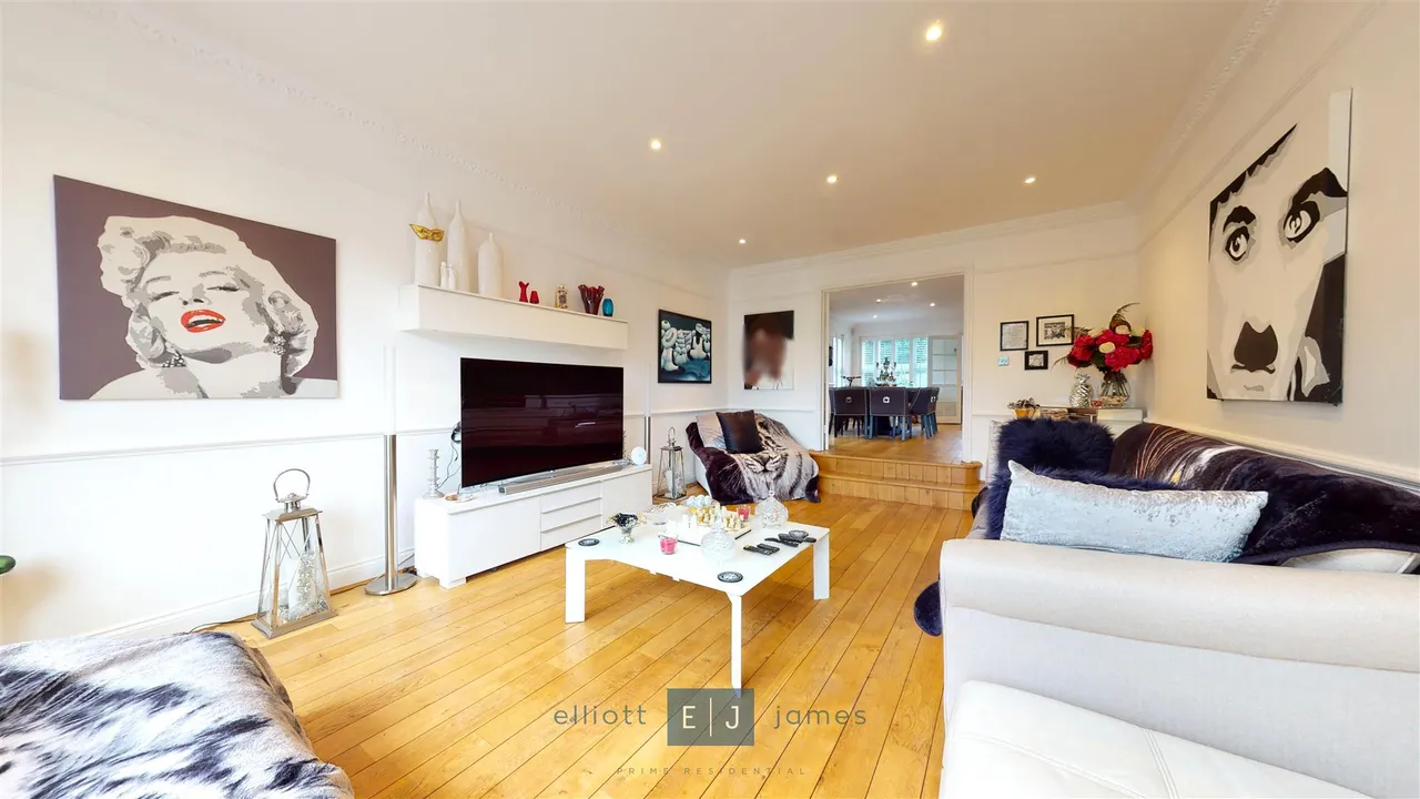 Alderton Mews, Alderton Hill, Loughton, photo 7