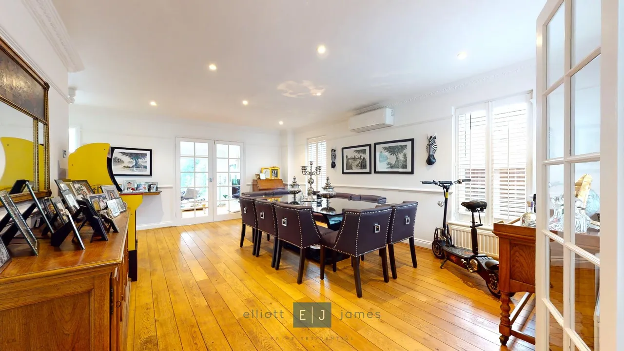 Alderton Mews, Alderton Hill, Loughton, photo 5