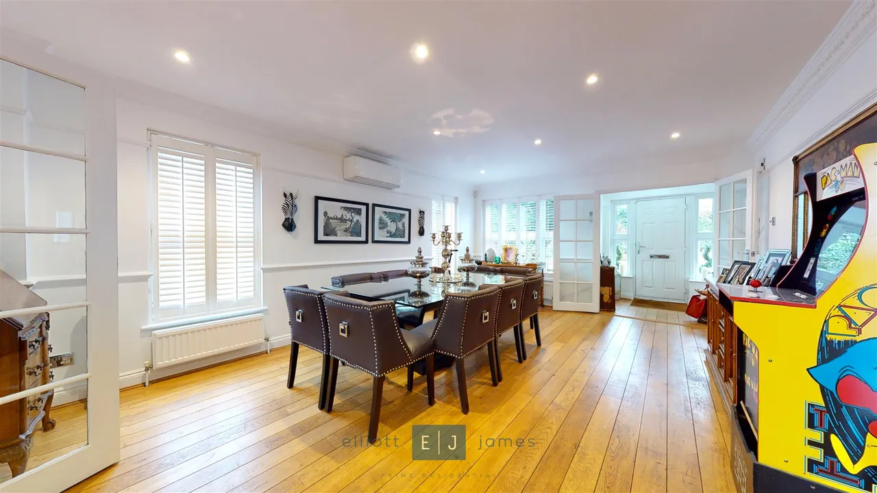Alderton Mews, Alderton Hill, Loughton, photo 4