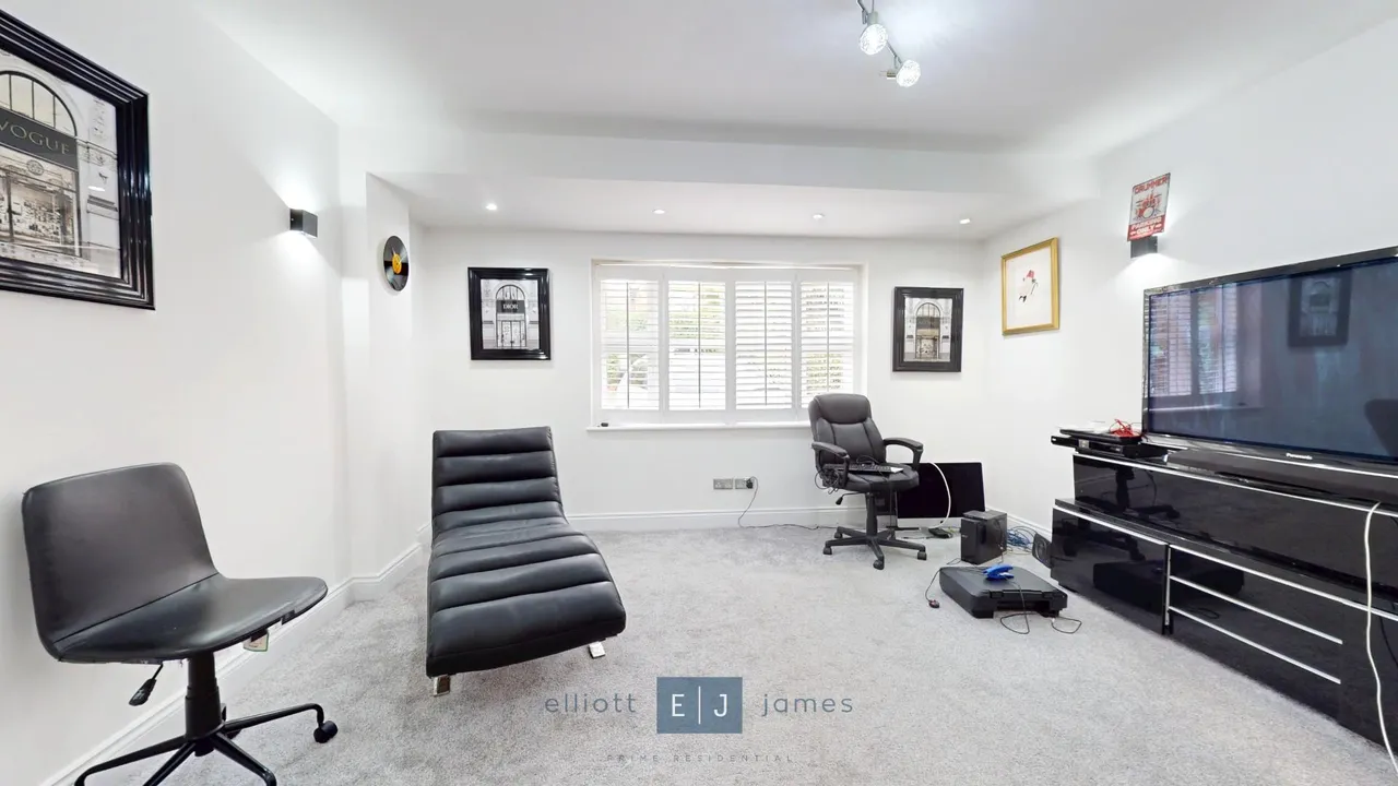 Alderton Mews, Alderton Hill, Loughton, photo 9