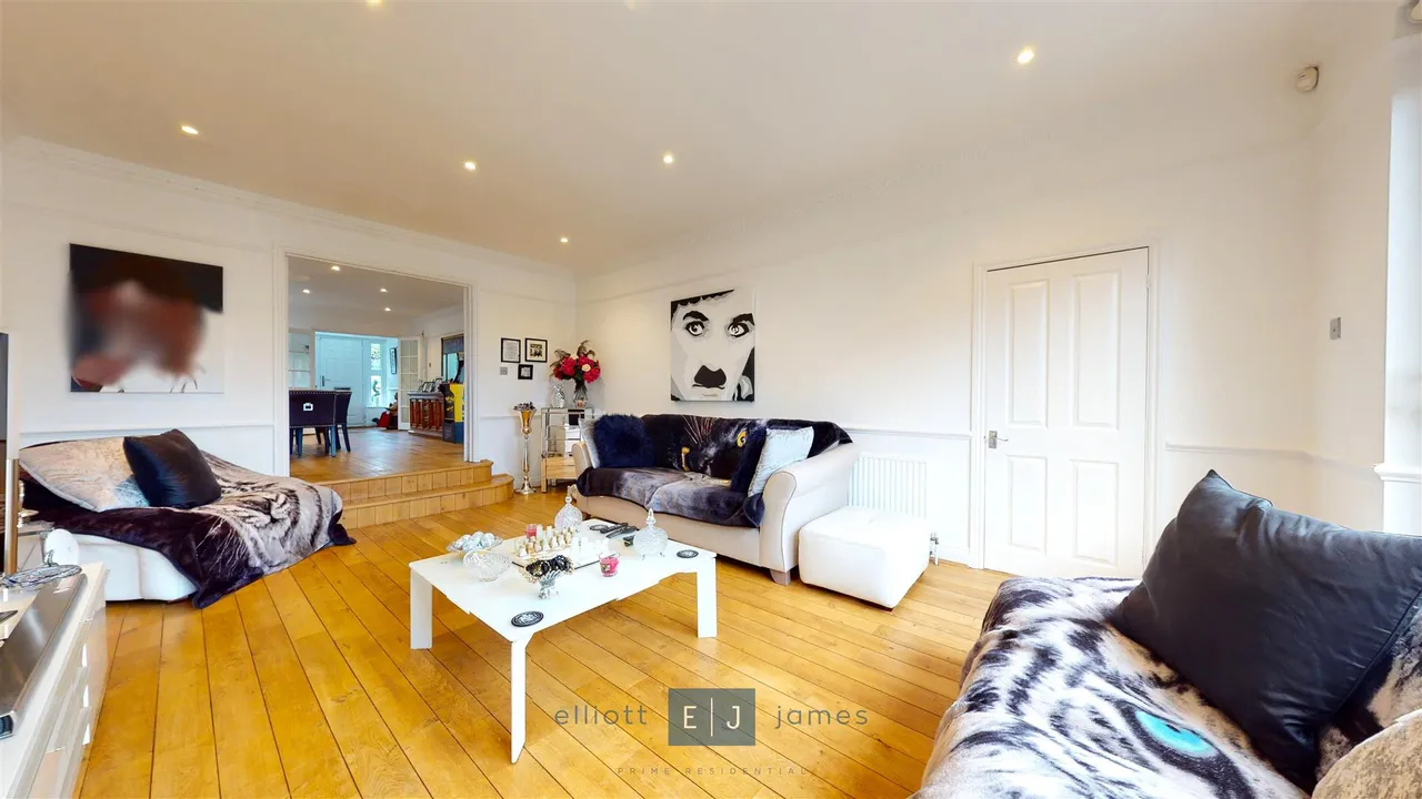 Alderton Mews, Alderton Hill, Loughton, photo 8