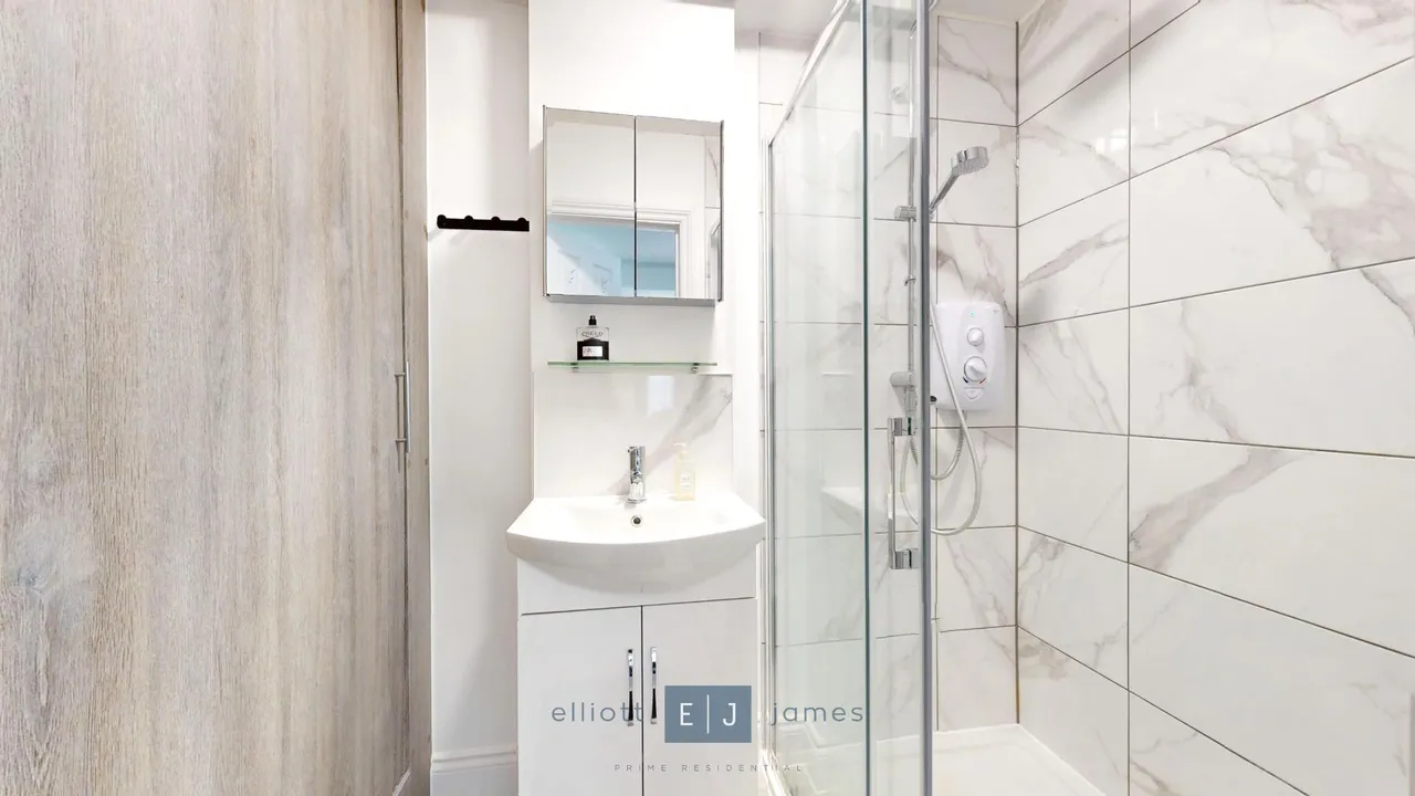 Alderton Mews, Alderton Hill, Loughton, photo 10
