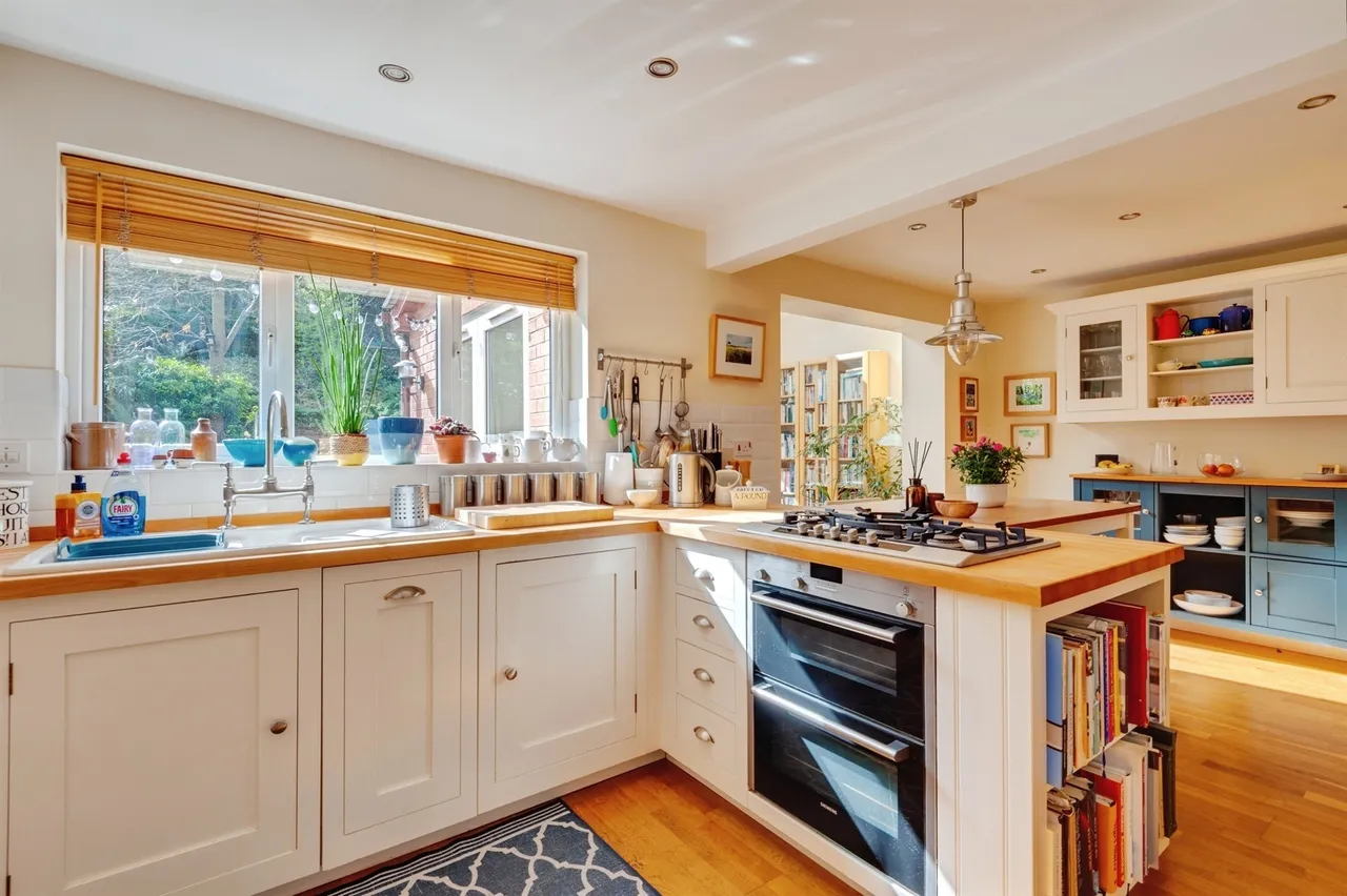 Bridgewater Grange, Preston Brook, WA7, photo 5