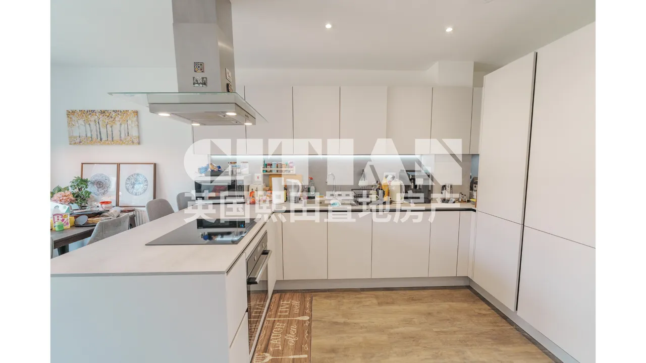 Longhoughton Avenue, Western, DA10, photo 3