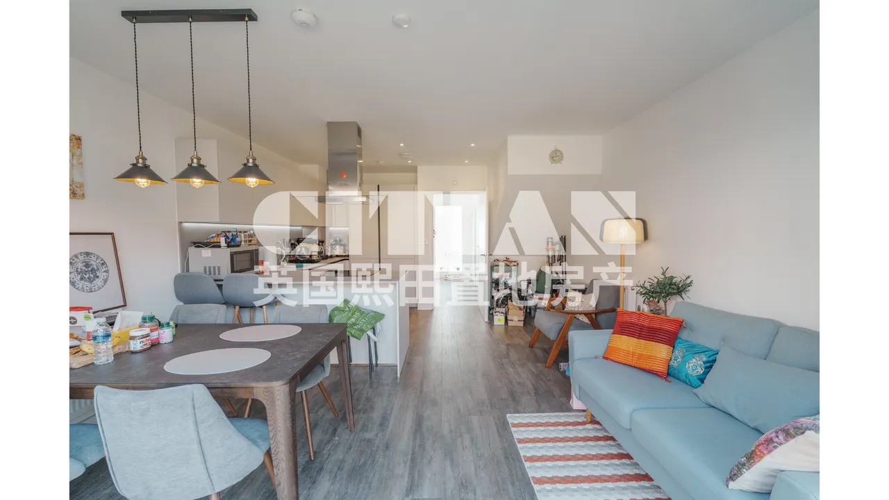Longhoughton Avenue, Western, DA10, photo 2