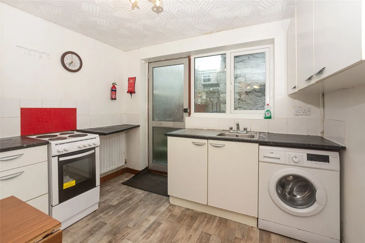 Caernarfon Road, Bangor, LL57, photo 3