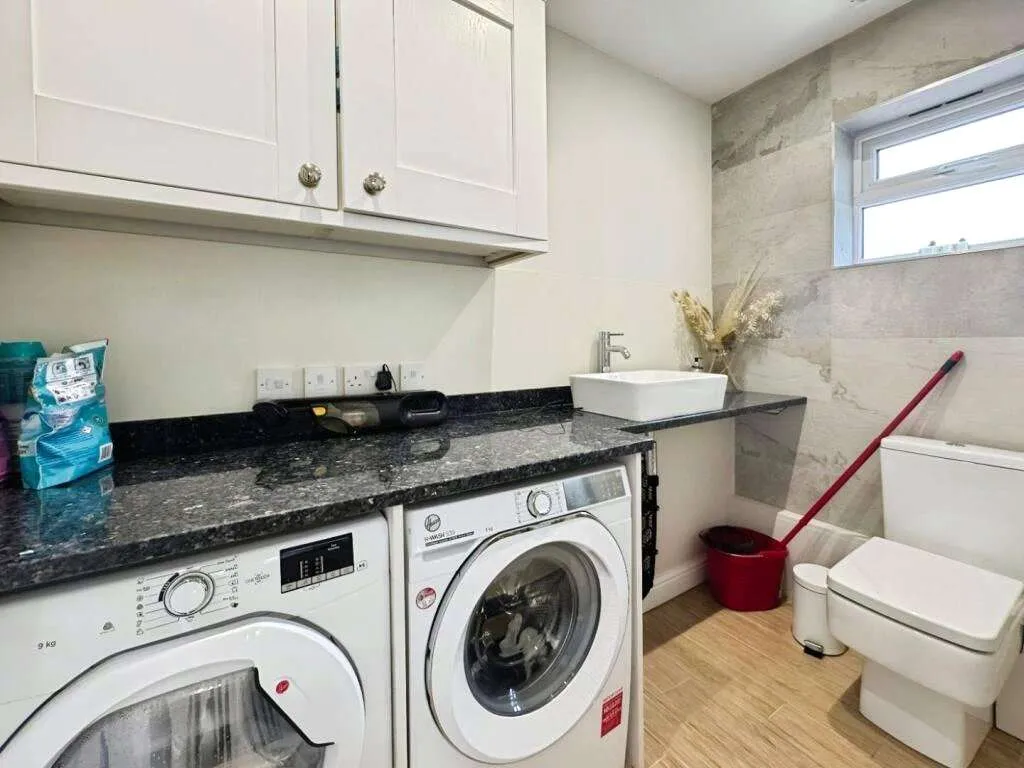 Knutsford Road, Alderley Edge, Cheshire, SK9 7SD, photo 6