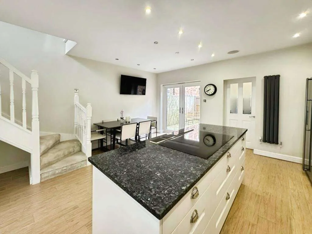 Knutsford Road, Alderley Edge, Cheshire, SK9 7SD, photo 4