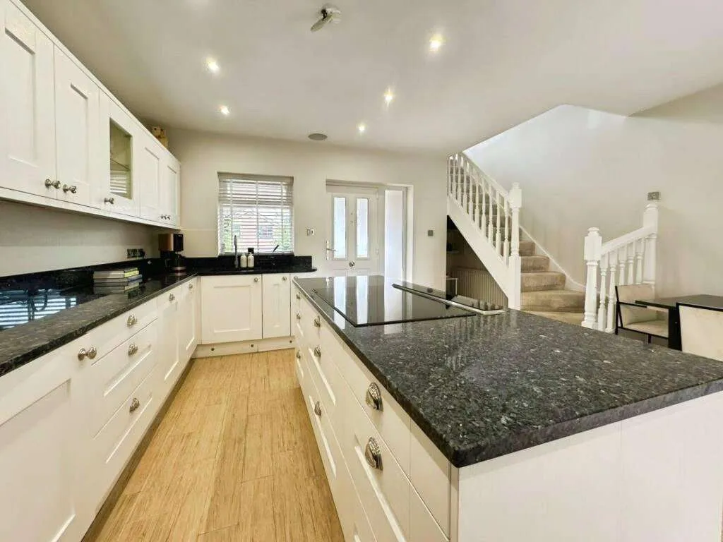 Knutsford Road, Alderley Edge, Cheshire, SK9 7SD, photo 5