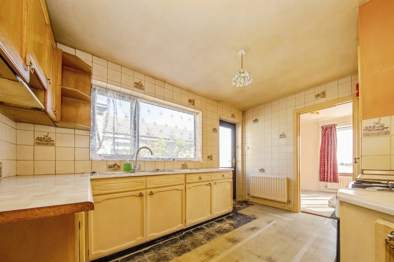 Upland Drive, St Johns, CO4, photo 3