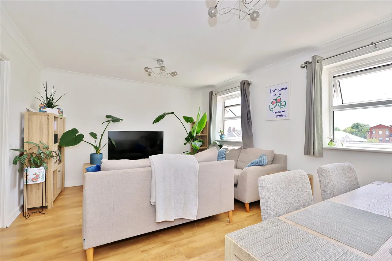 Hipley Street, Old Woking, GU22, photo 5