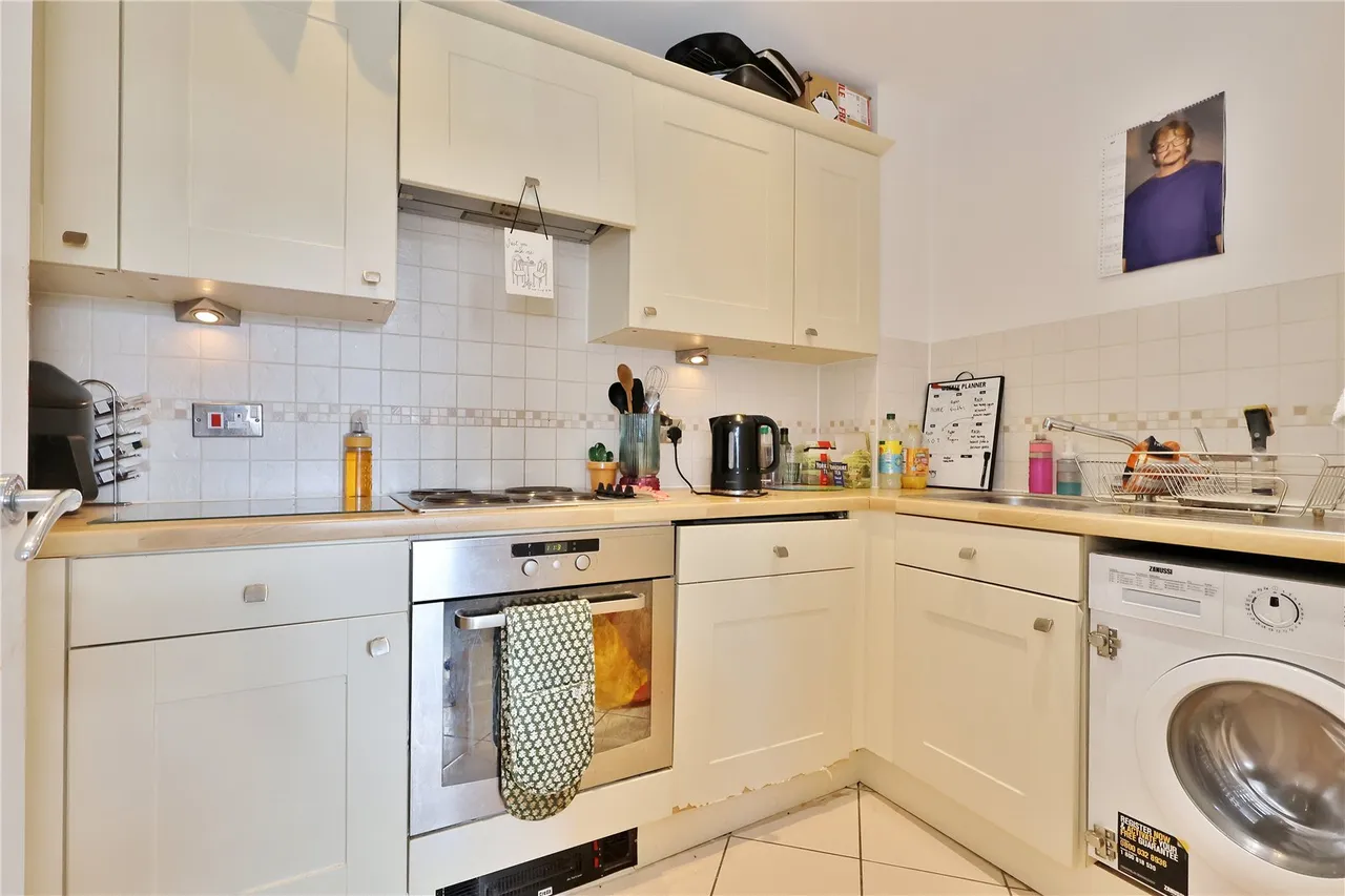 Hipley Street, Old Woking, GU22, photo 2