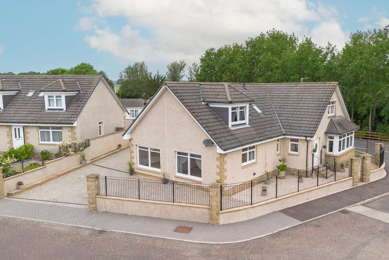 5 bed house for sale, Littlewood Gardens, Montrose, DD10