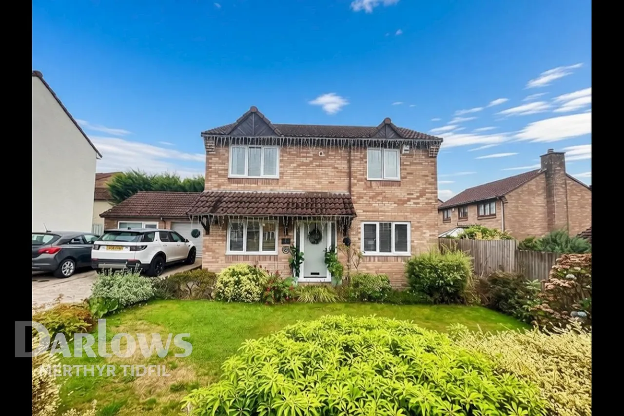 Shire Court, Treharris, photo 3