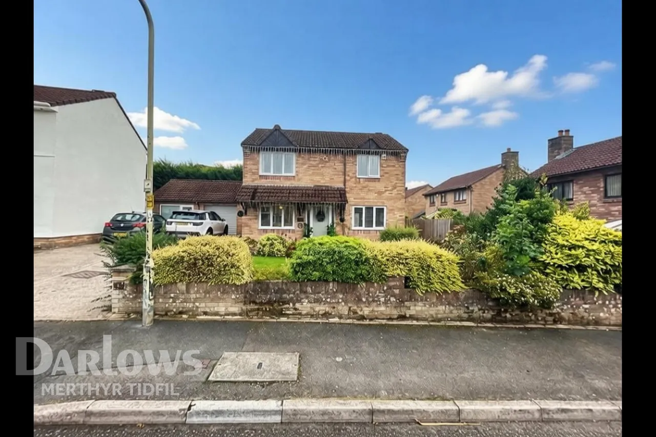 Shire Court, Treharris, photo 15