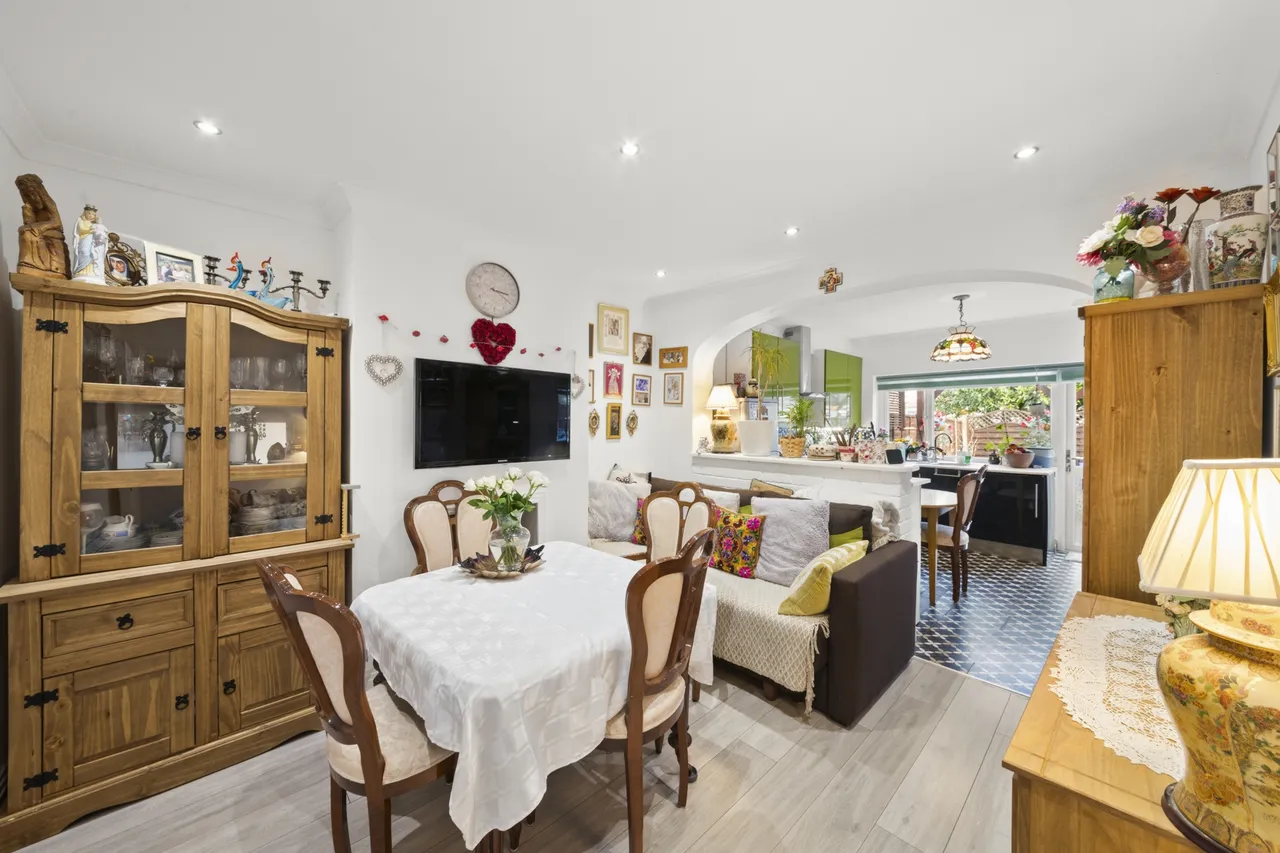 Braund Avenue, Greenford, UB6 9JJ, photo 2
