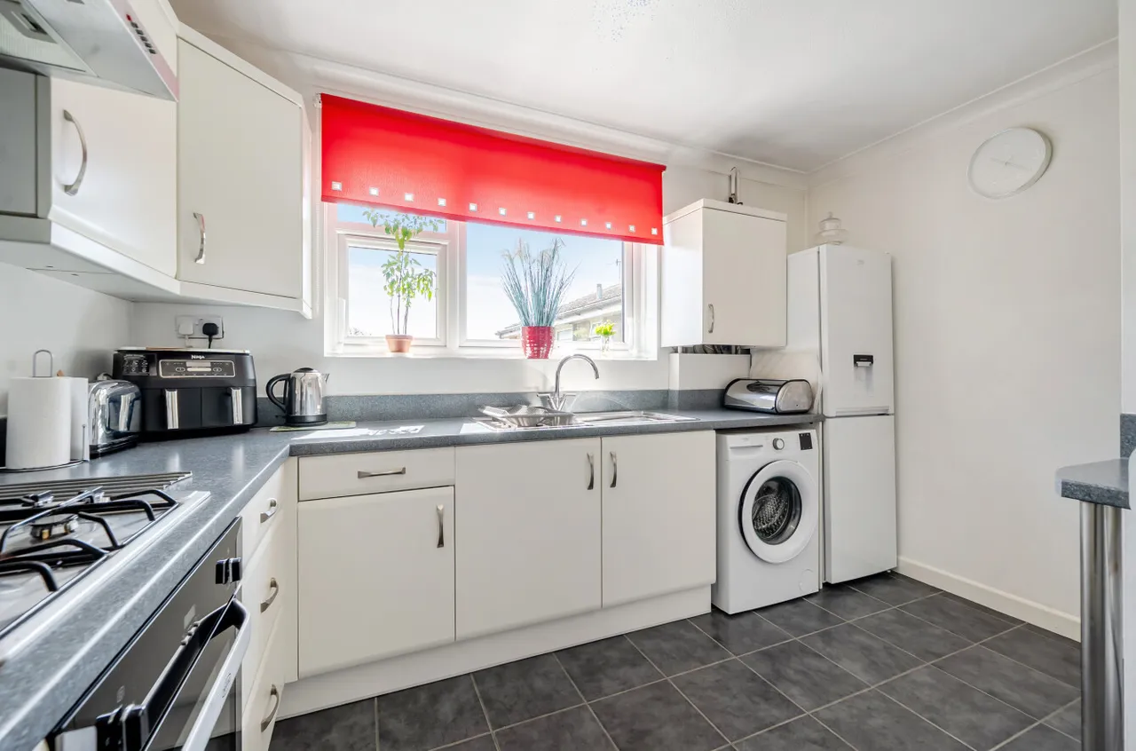 Bridge Close, Lancing, BN15, photo 5