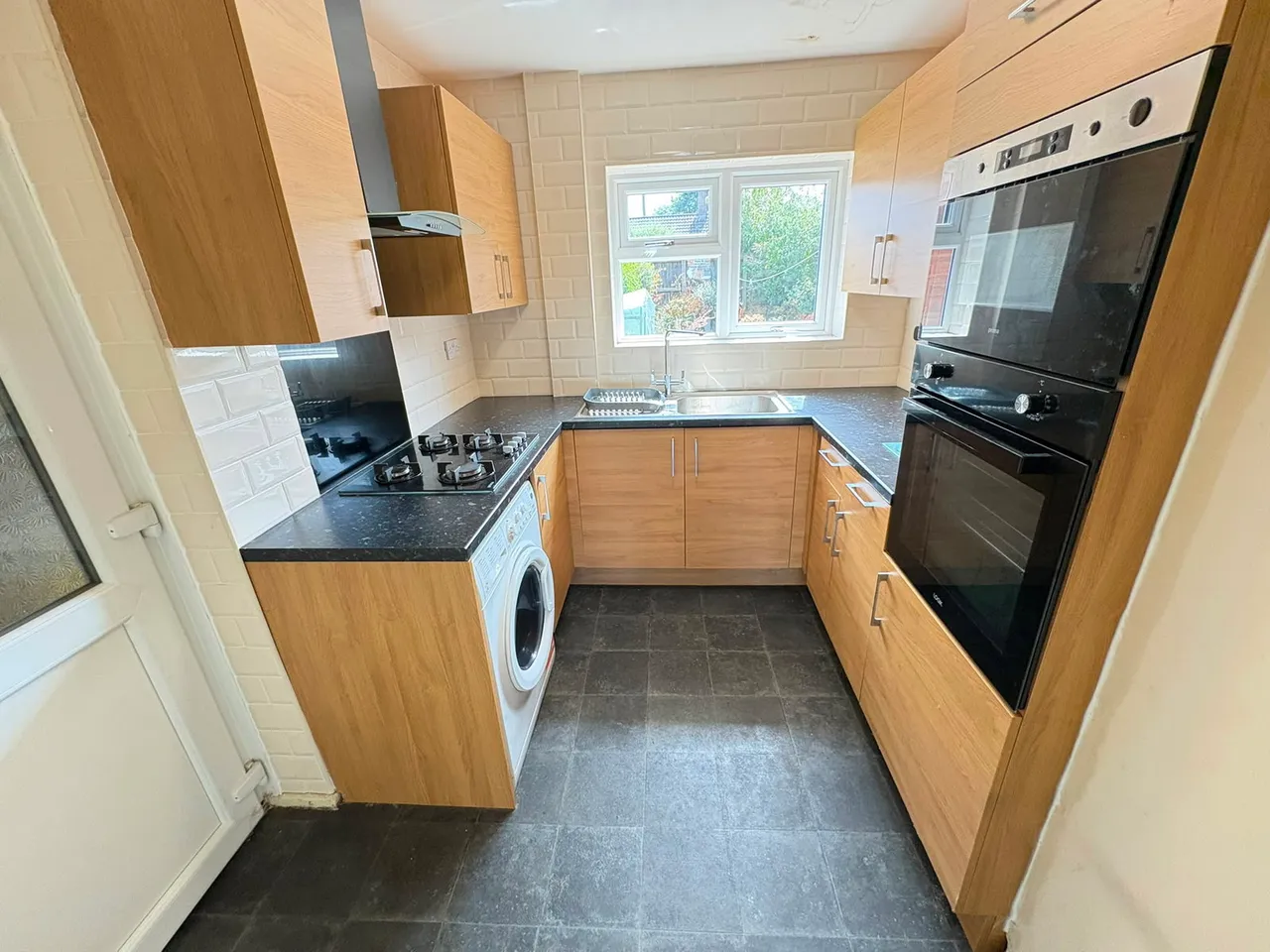 Huntington Road, New Invention, Willenhall, WV12 5LE, photo 12
