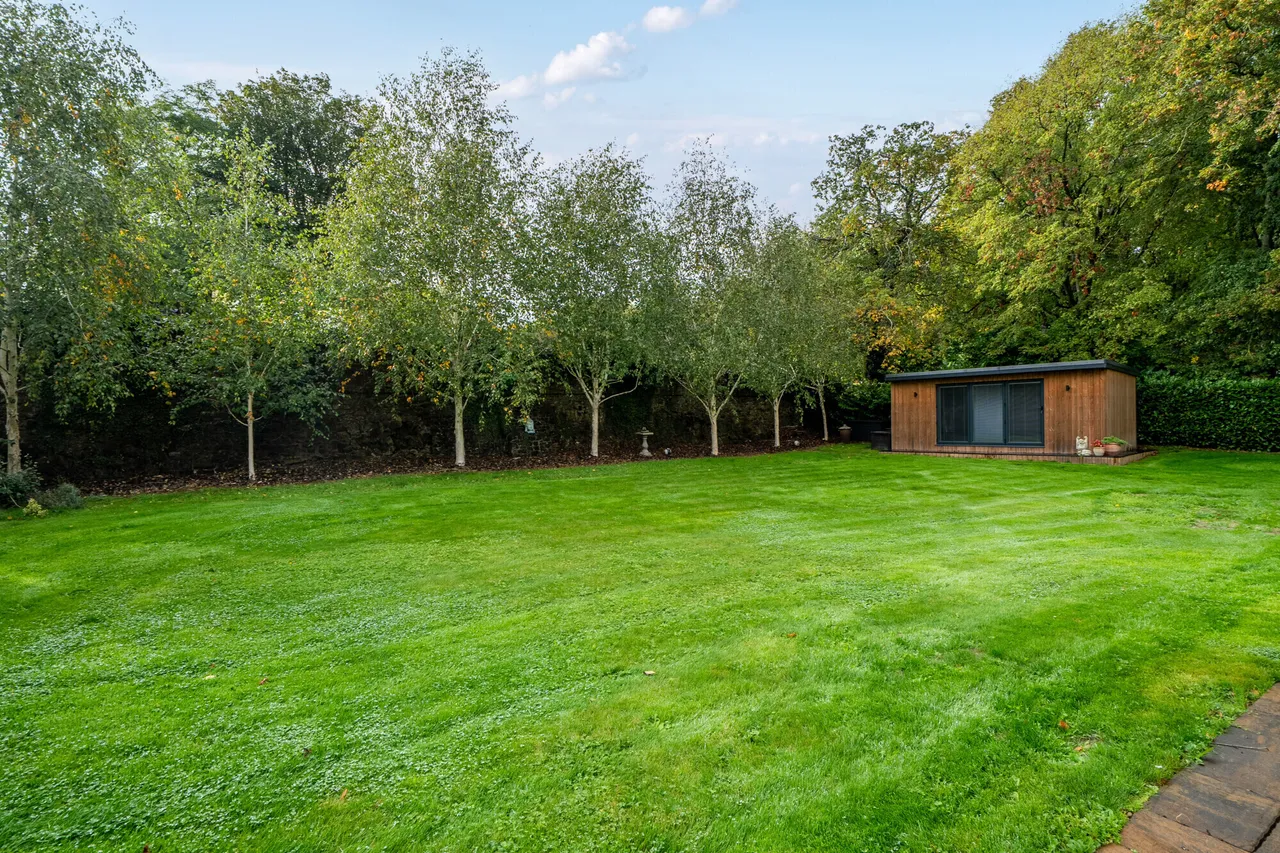 Thornbury Hill, Alveston, BS35, photo 2