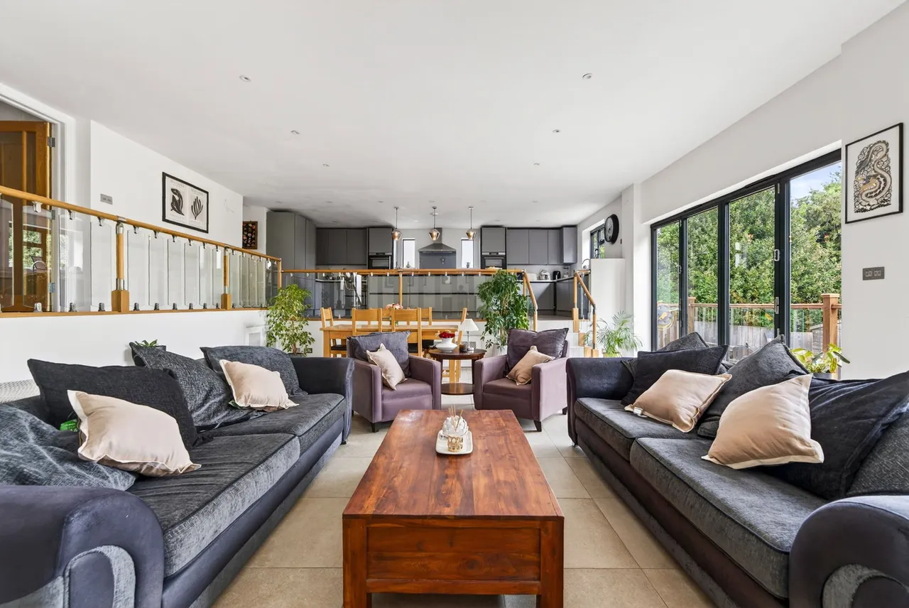 Walkfield Drive, Epsom Downs, KT18 5UF, photo 12
