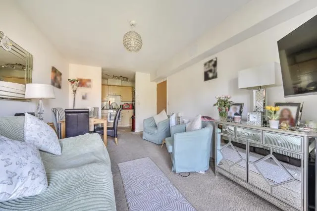 Florey Gardens, Aylesbury, HP20, photo 7