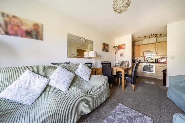 Florey Gardens, Aylesbury, HP20, photo 6
