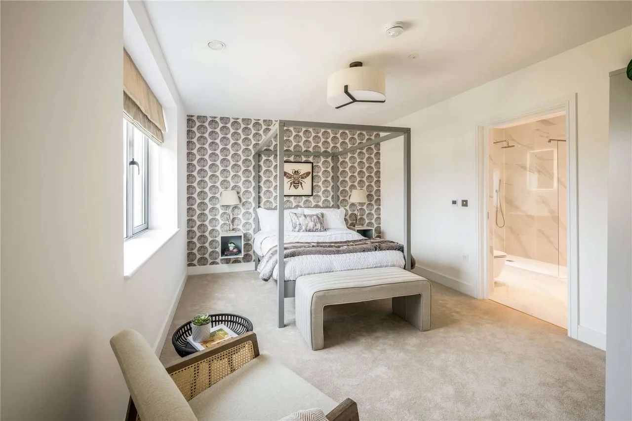 Courtlands Park, Banstead, Surrey, SM7 3EF, photo 11