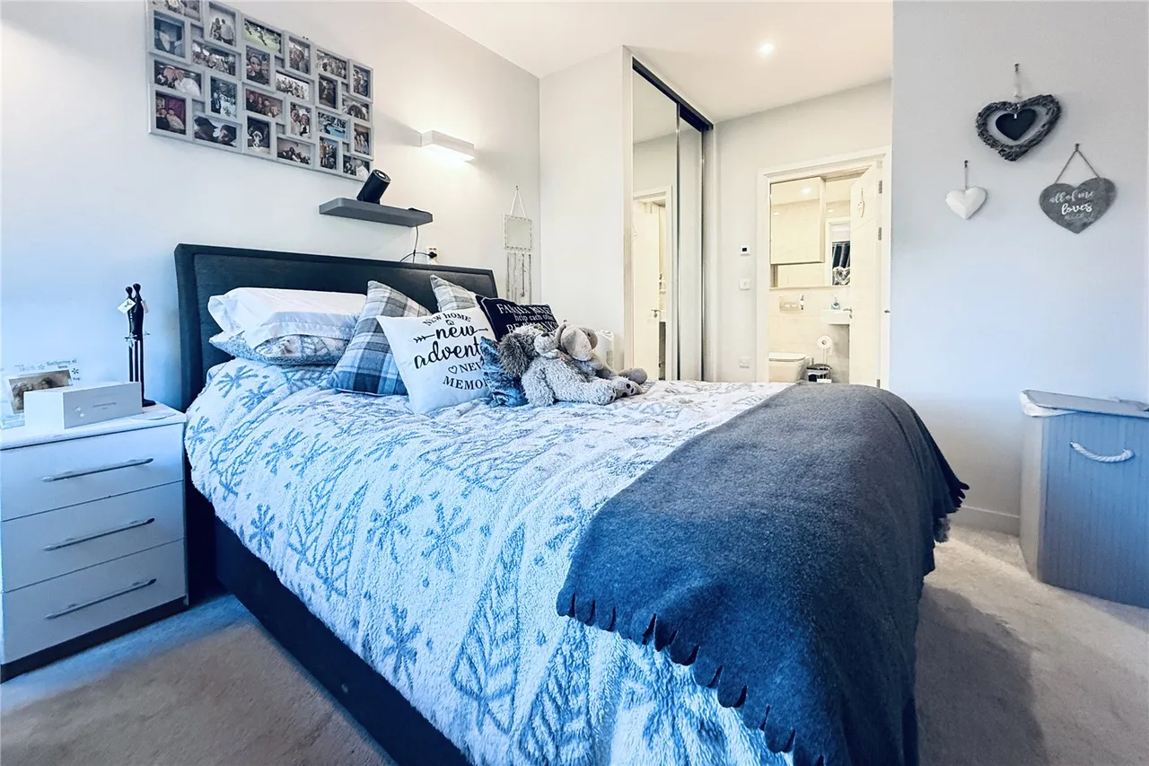 Wokingham Road, Bracknell, Berkshire, RG42 1AF, photo 3