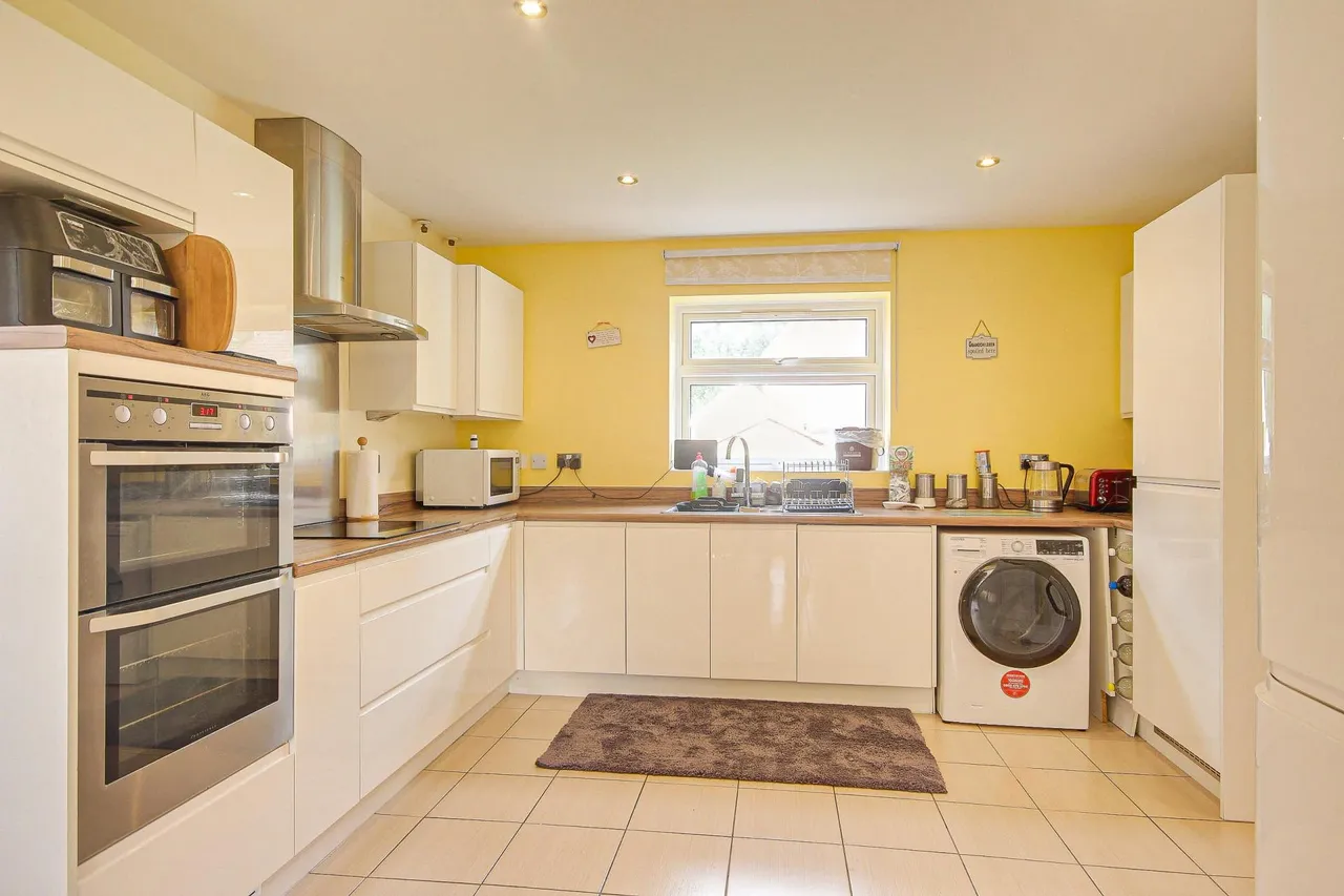 Staxton Drive Kingsway, Quedgeley, Gloucester, GL2, photo 2