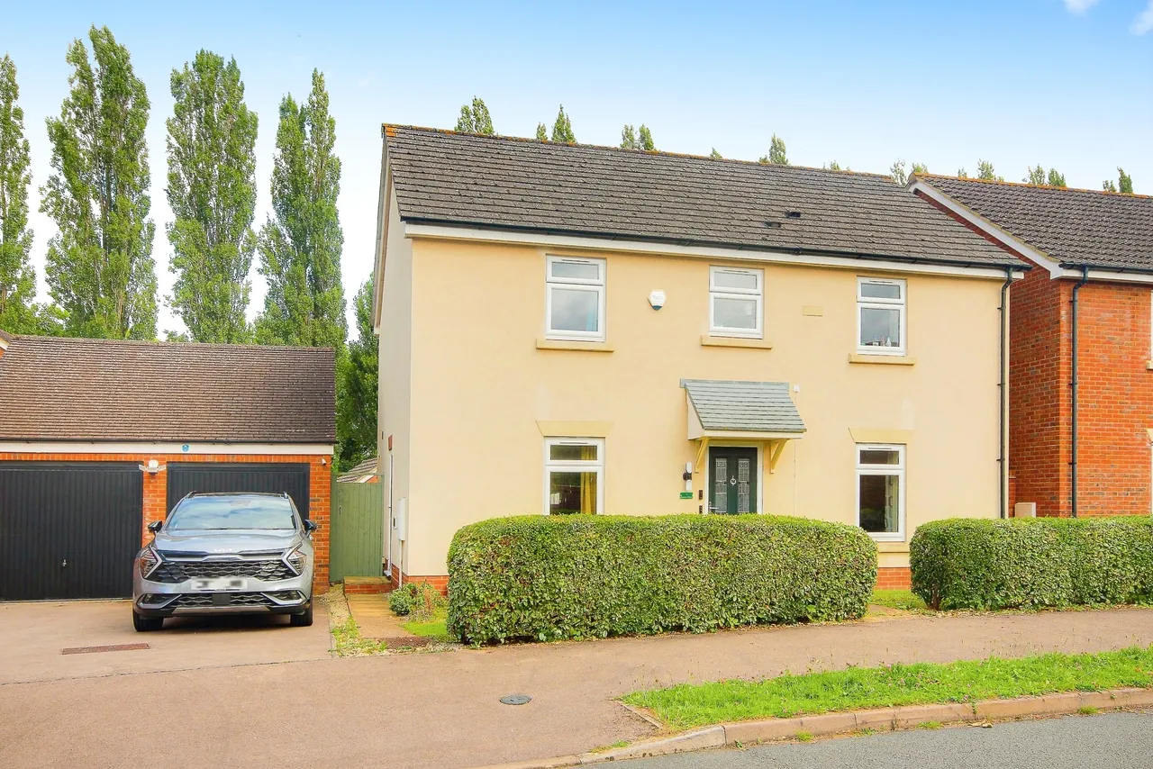 4 bed house for sale — Staxton Drive Kingsway, Quedgeley, Gloucester, GL2