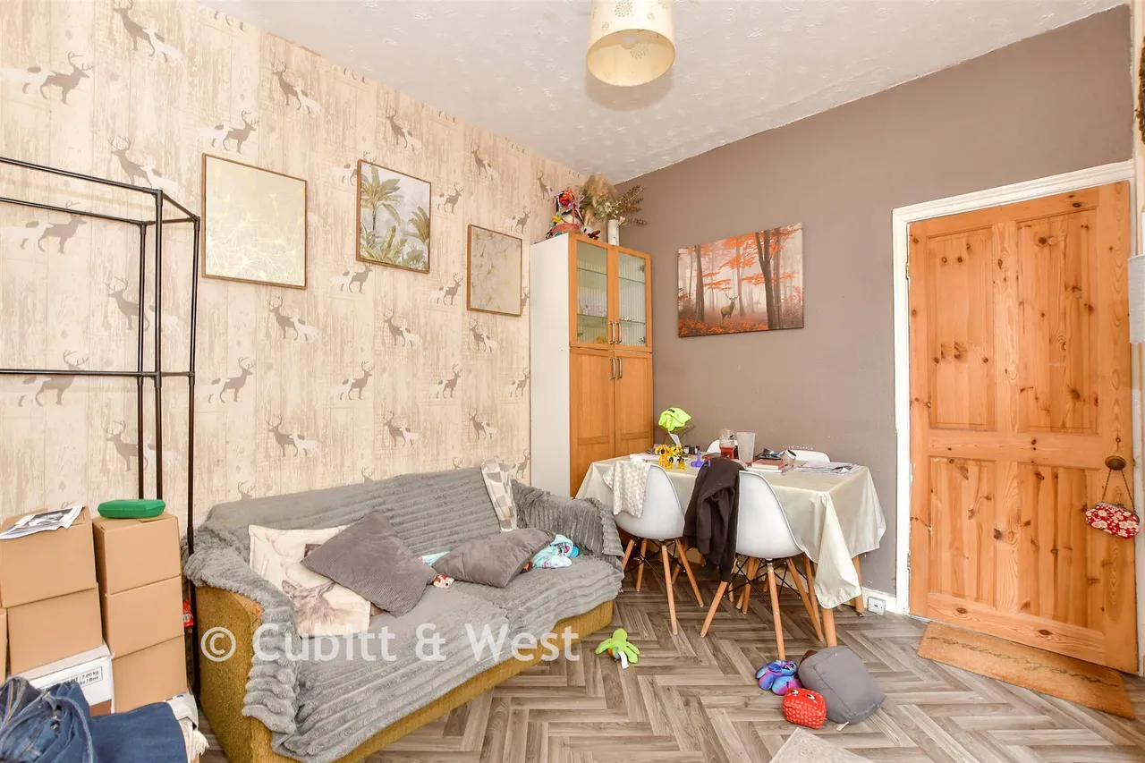 Jubilee Road, Southsea, PO4, photo 6