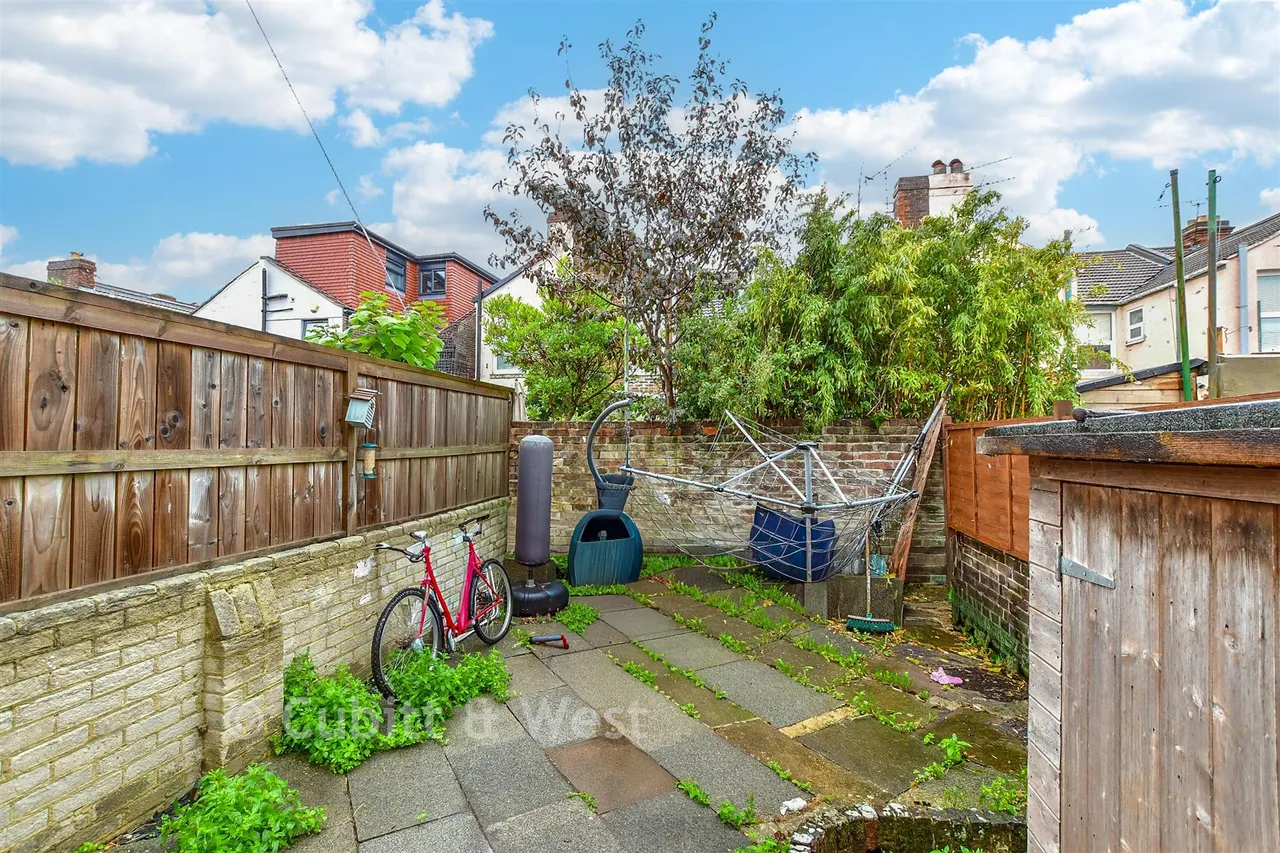 Jubilee Road, Southsea, PO4, photo 2