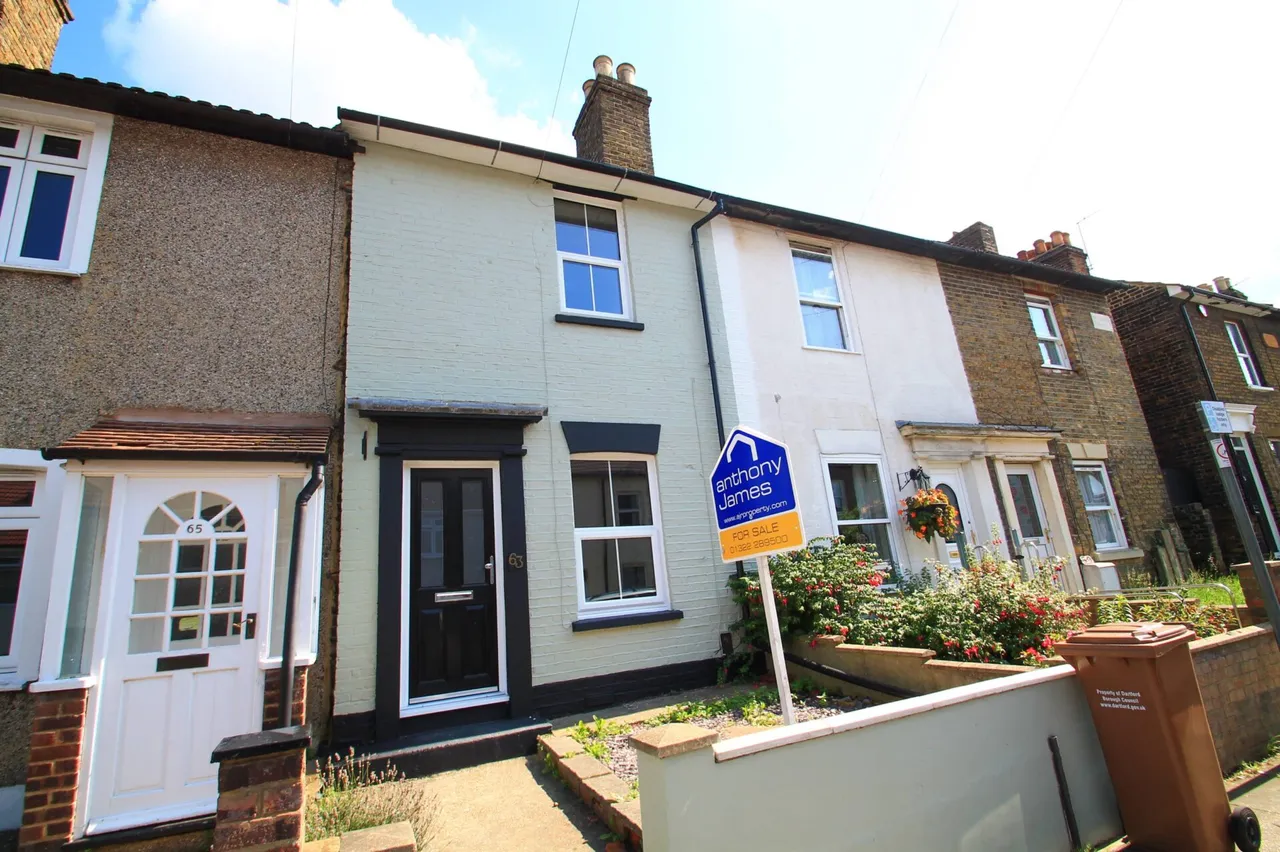 2 bed house for sale — Great Queen Street, Dartford