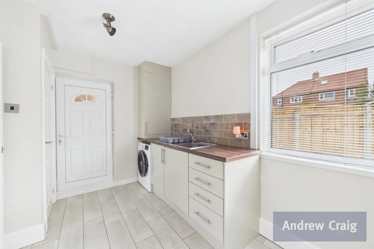Surrey Avenue, Silksworth, SR3, photo 4