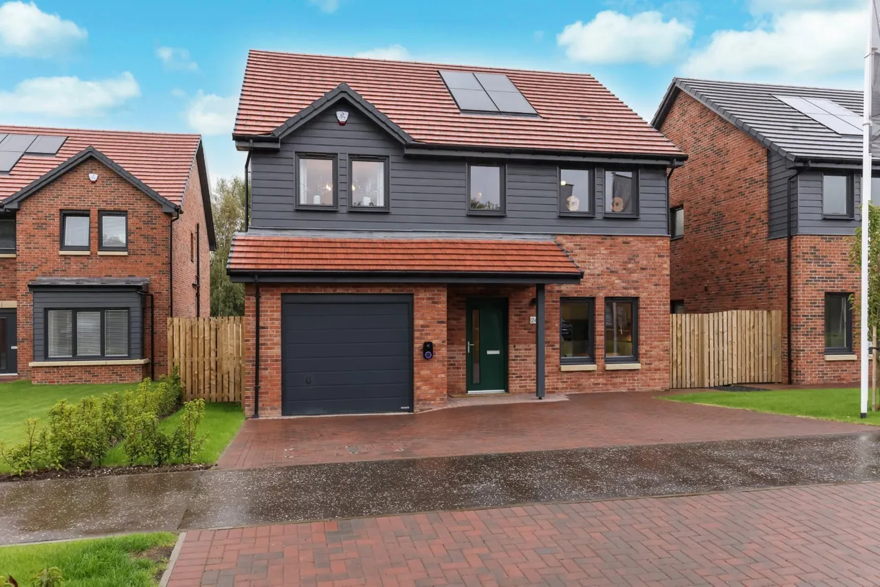 4 bed house for sale — Newton Avenue, Elderslie, Johnstone, Renfrewshire, PA5