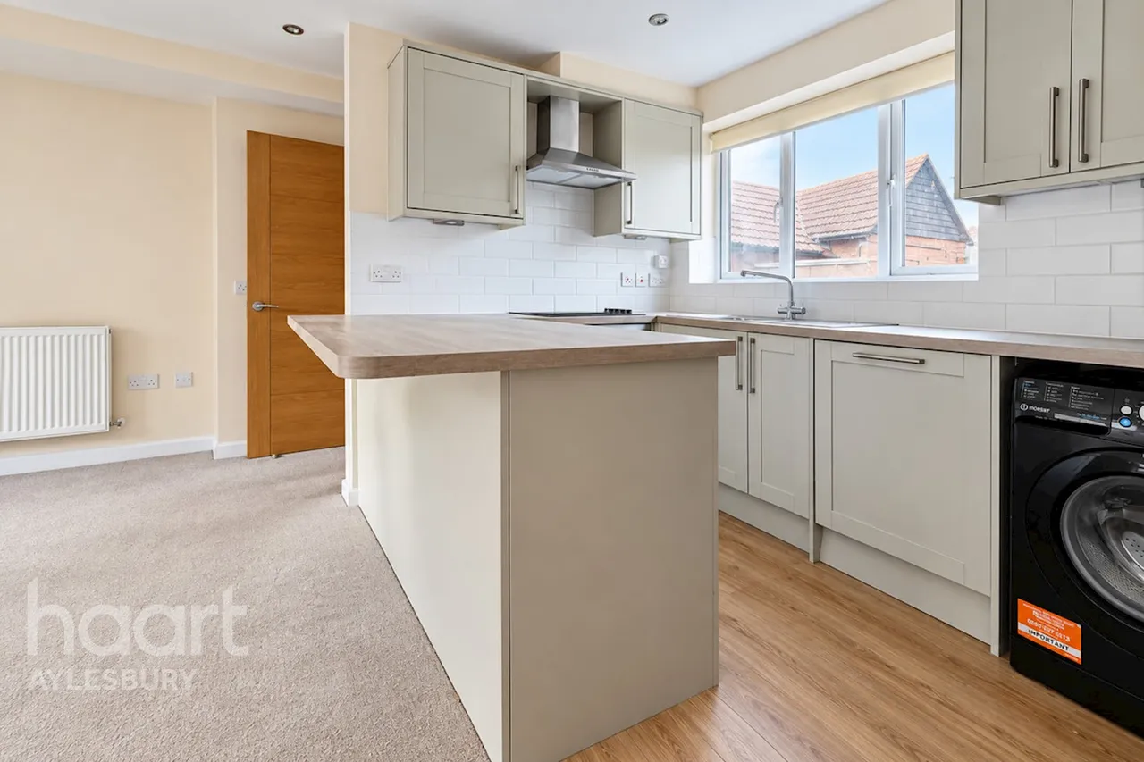 High Street, Aylesbury, HP22, photo 5
